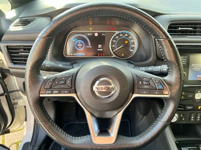 Nissan Leaf 40KW Zero Edition / NAVI / KLIMA / 360°